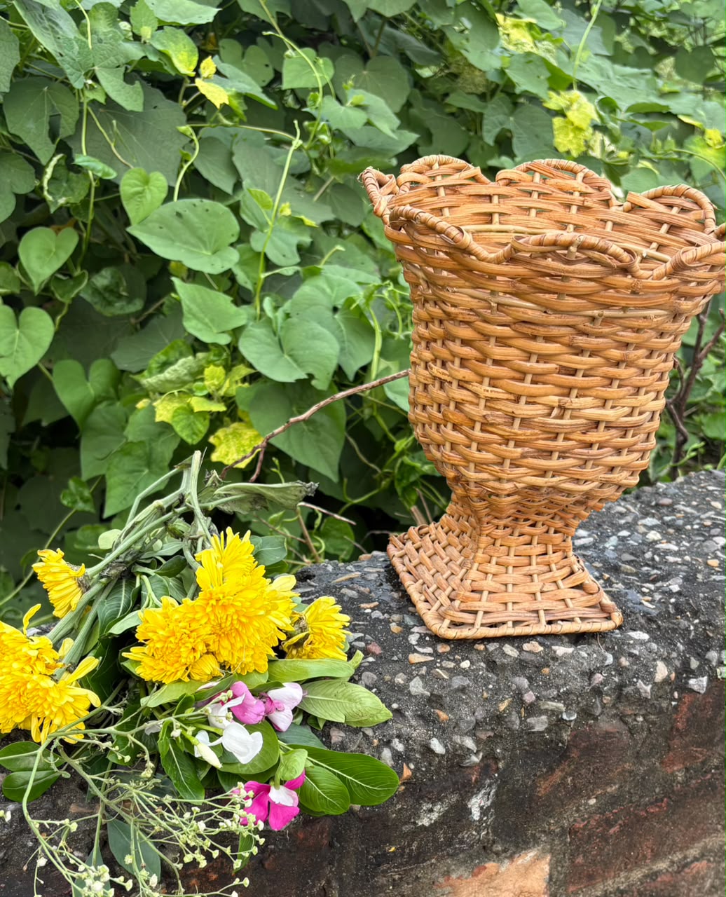 SMALL RATTAN URN VASE